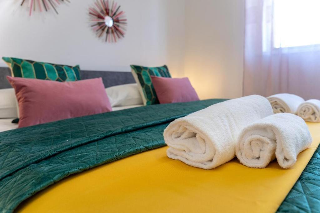 Medea Home Катания Экстерьер фото